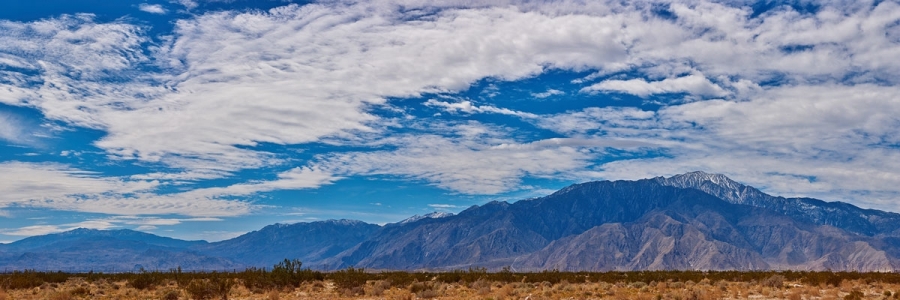 Гора San Jacinto. Вид со стороны пустыни Palm Springs.